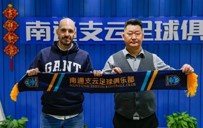 在本周上映的新片《逆鳞》中，沈腾带来犯罪片首秀，饰演极具城府又坚守规则的帮派“大哥”尊非。