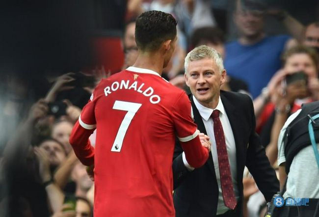 相比《里斯本丸沉没》通过动画呈现沉船与救援场景，《东极岛》采用真实水下拍摄，带来更加震撼的视觉效果。